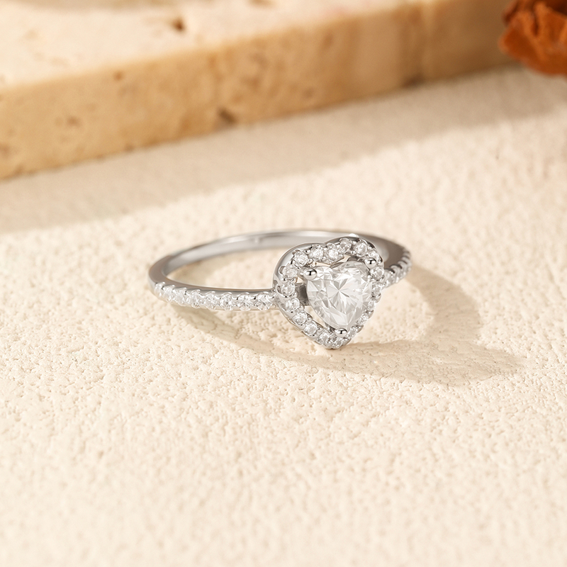 Heart Halo Sparkle Ring
