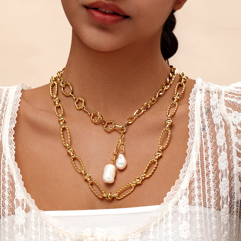 Vintage Gold Floral Charm Necklace