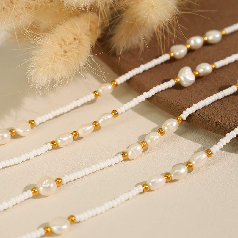 Dainty Pearl Beaded Necklace