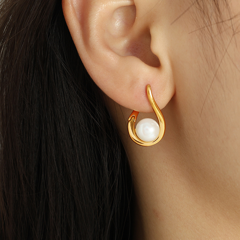 Gold Pearl Teardrop Earrings