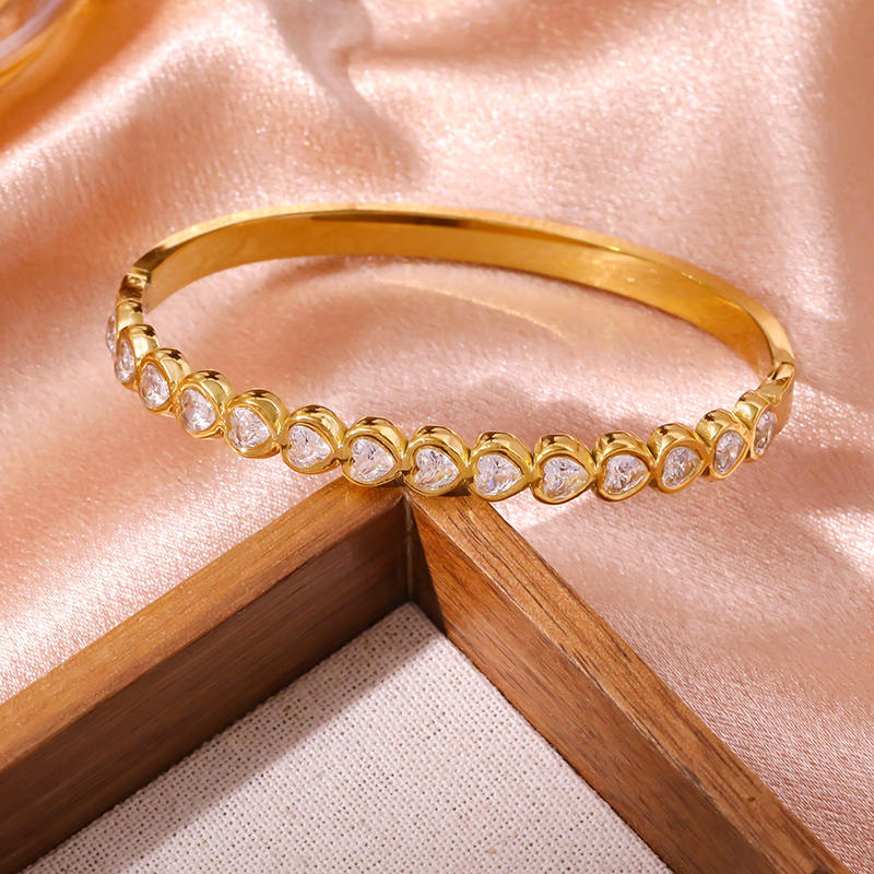 Sparkling Heart Gold Bangle Bracelet