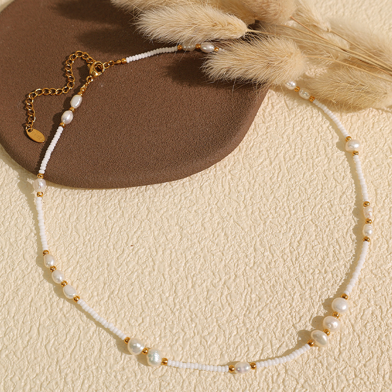 Dainty Pearl Beaded Necklace