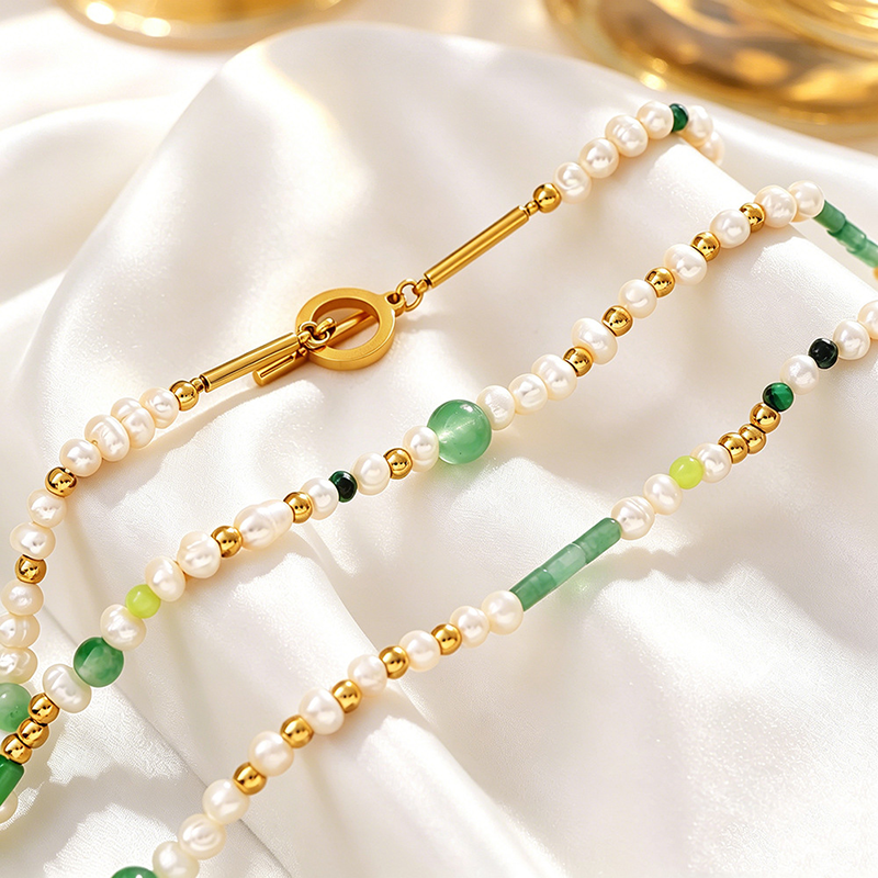 Green Pearl Beaded Necklace