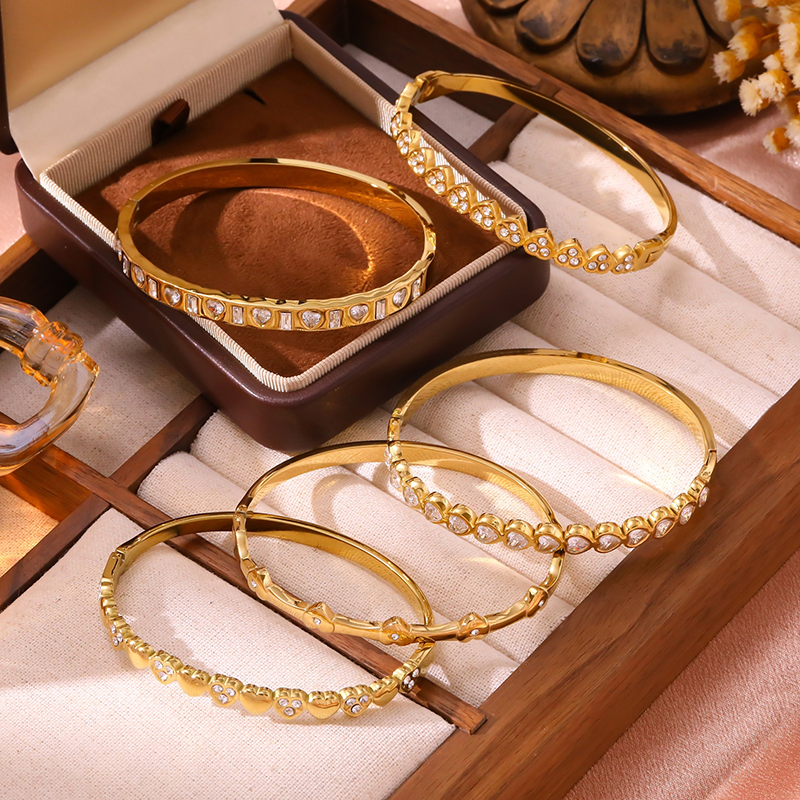 Sparkling Heart Gold Bangle Bracelet