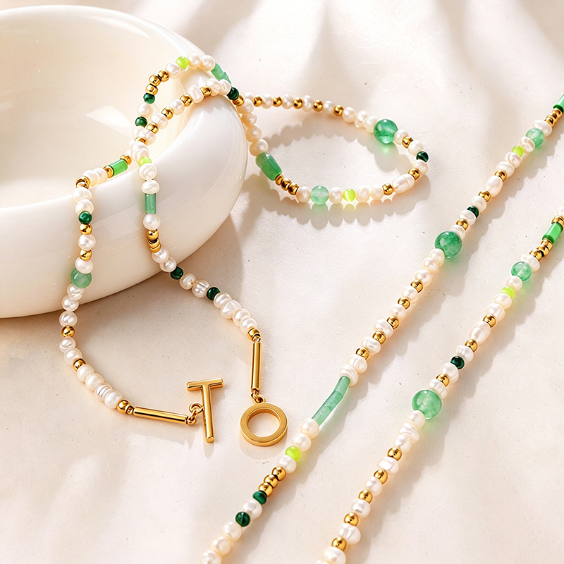Green Pearl Beaded Necklace