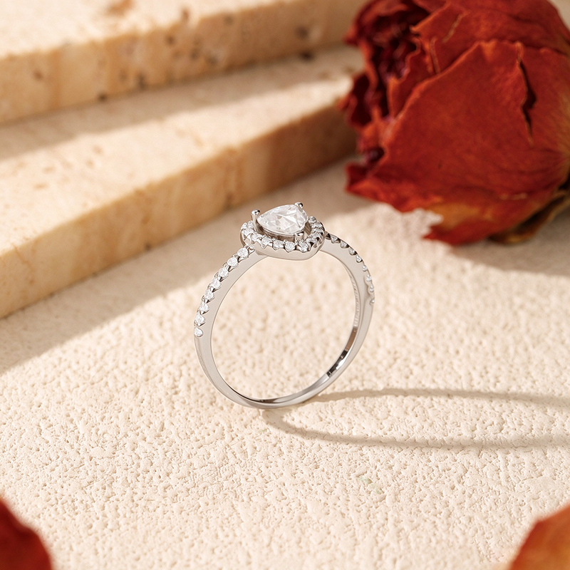 Heart Halo Sparkle Ring