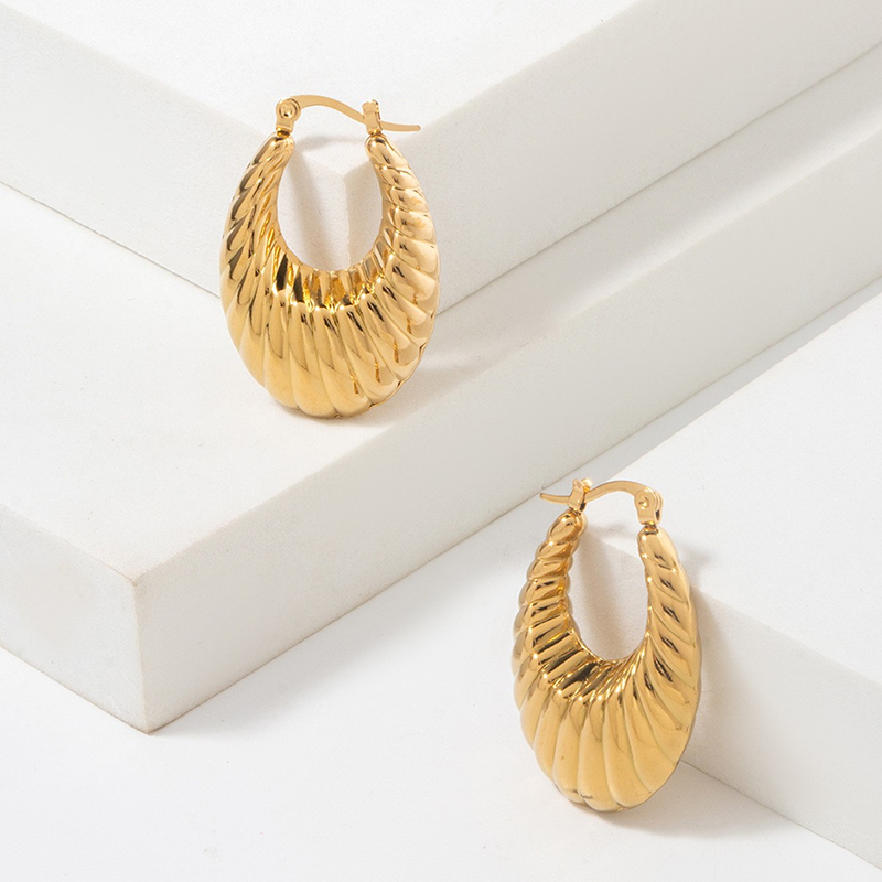 Chunky Ribbed Gold Hoop Earrings